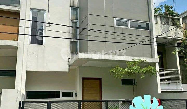 Rumah 2 Lantai Minimalis di Awiligar Siap Huni
