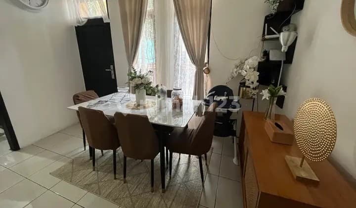 Ready-to-Occupy House in Sadang Serang, Dago, North Bandung