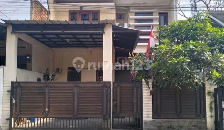House in Antapani, 2 Floors, Near Terminal and BM Supermarket.