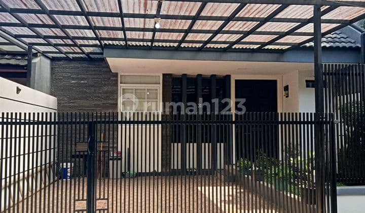 Rumah 3 Lantai + Mezanin Udara Sejuk di Awiligar