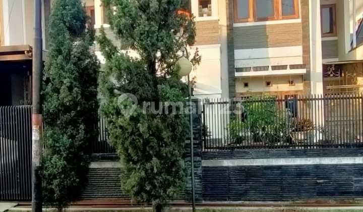 RUMAH MEWAH MODERN 2 LANTAI SIAP HUNI DI ARCAMANIK BANDUNG