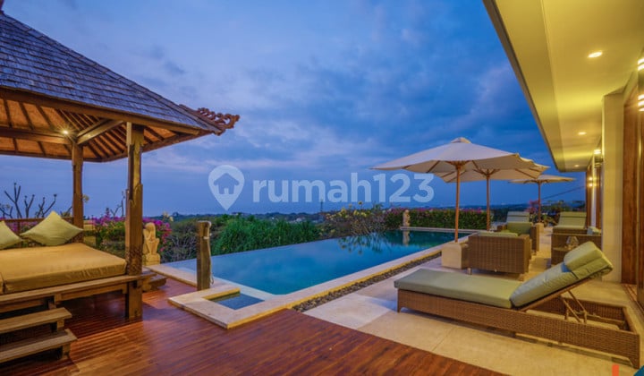 ELEGANT AND BEAUTIFULLY VILLA WITH AMAZING VIEW IN PECATU VL2175