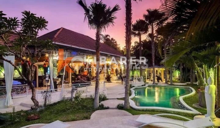 Unique Two Bedroom Villa Situated In Central Seminyak Yre5589
