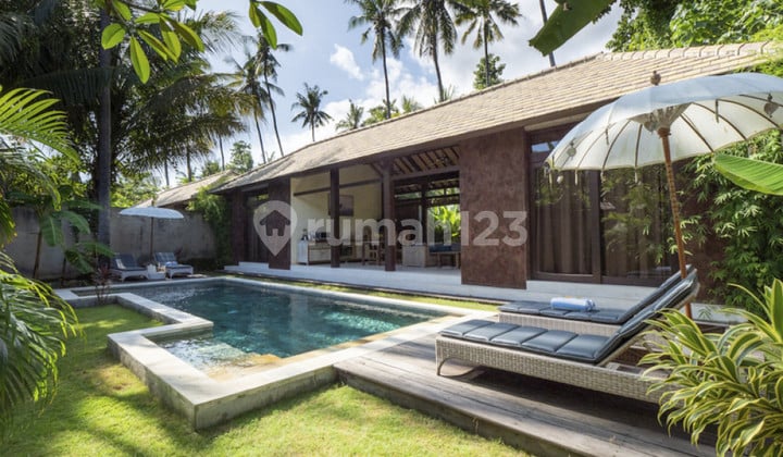 Oceanside Freehold Villa With Amazing Investment Returns Vl2588