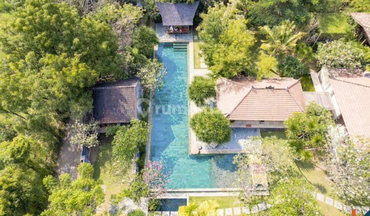 Luxury Freehold Villa With Mountain Views Vl2703