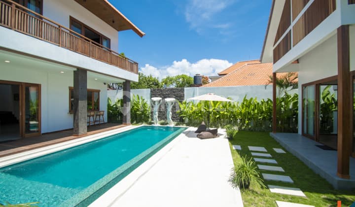 Three Bedroom Estate In Babakan Vl2850