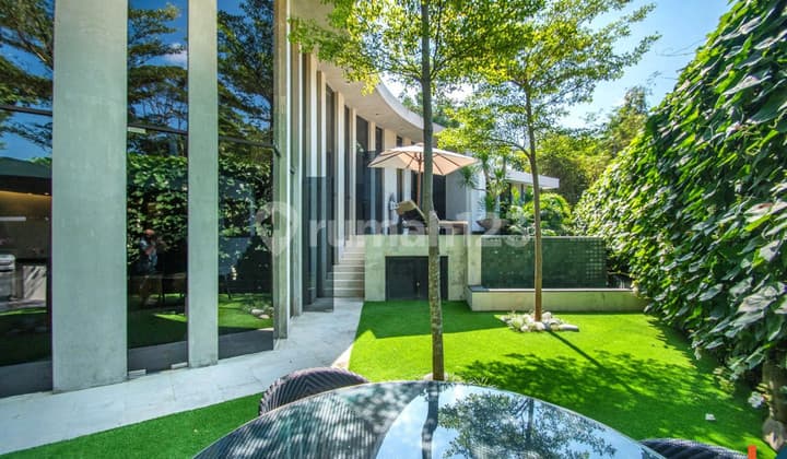 BEAUTIFUL DESIGNER PENTHOUSE STYLE PROPERTY LEASEHOLD IN UMALAS VL3043