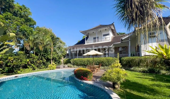 Charming Three Bedroom Family Leasehold Estate In Babakan Area Vl3418