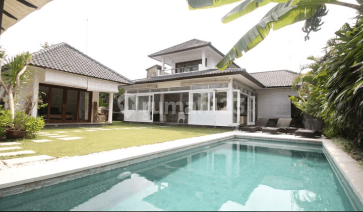 Stunning Four-Bedroom Villa in Great Area of Seminyak YRT2498