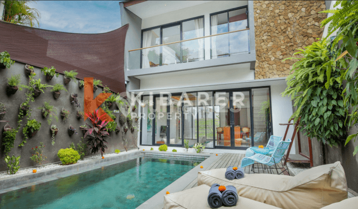 Chic Villa with Two-bedroom and Enclosed Living for Rent in Canggu YRJ6022