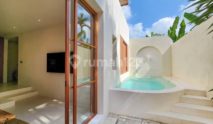 New two bedroom villa with mediterranean influences for lease in Tumbak Bayuh VL2933
