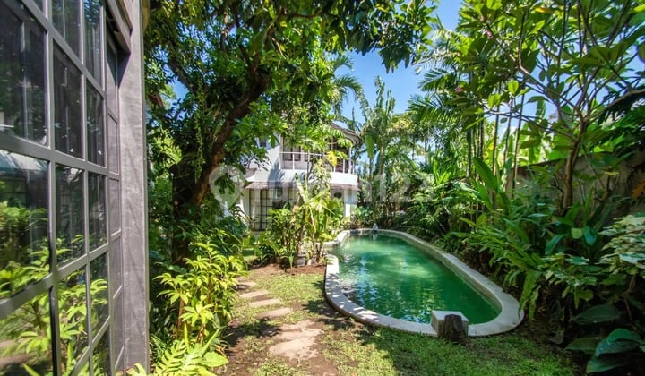 Rumah bebas lima kamar tidur dijual di Kerobokan VL3257