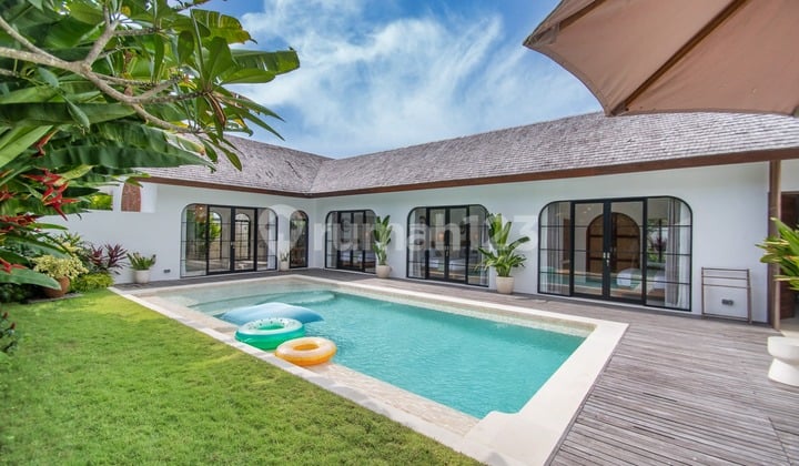 Villa bebas hak milik indah tiga kamar tidur di Uluwatu VL3224