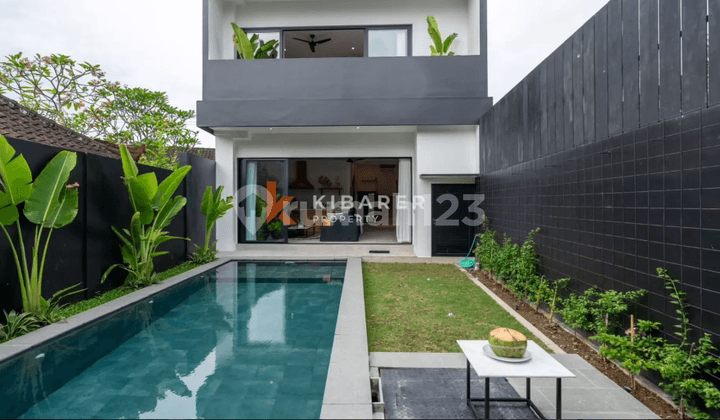 Menakjubkan Vila Dua Lantai Tiga Kamar Tidur Dengan Kolam Renang Pribadi Di Tumbak Bayuh Yrr3668