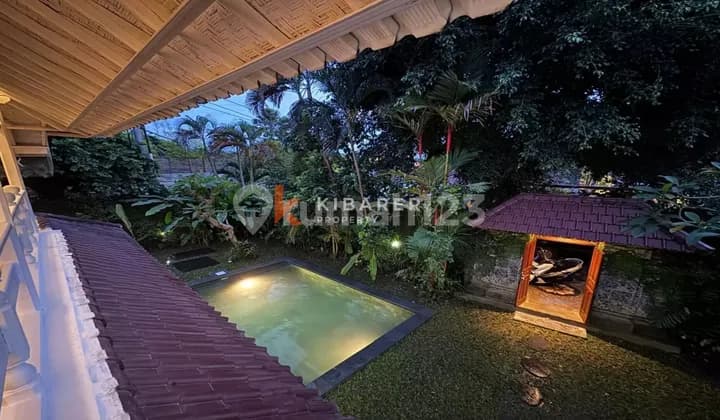 Stylish Living in Umalas: Three-Bedroom Villa with Garden and Enclosed Living (Available in October 2025) YRR3602