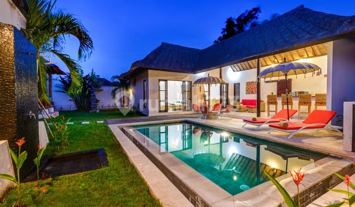 Stylish Two Bedroom Balinese Villa For Lease In Ungasan Vl3187