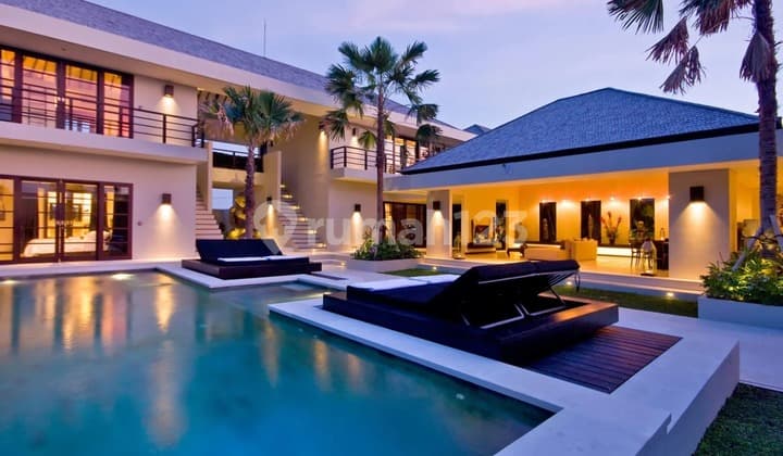 Amazing four bedroom leasehold estate near Berawa beach VL3429