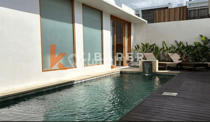 Charming Two Bedroom Enclosed Living Tropical Villa Located in Kerobokan (Available in June 2025) YRR3368