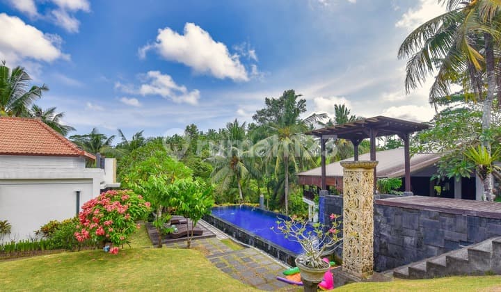 Stunning Five Bedrooms Villa With Spacious Land In Ubud VL2189