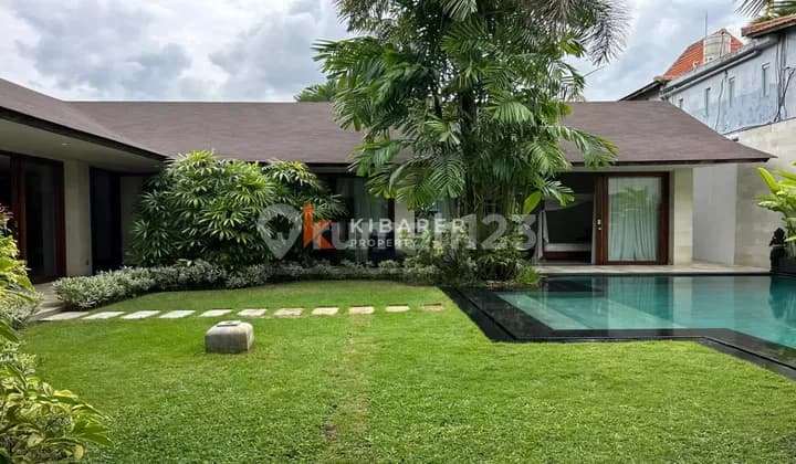 Elegant Three-Bedroom Balinese Villa with Pool in Berawa YRR3598