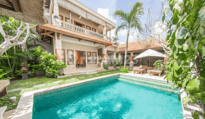 Touch Tropical Two-Bedrooms Enclosed Villa in Jimbaran YRC5275