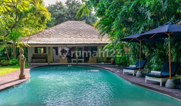 Leasehold investment villa complex opportunity in Central Seminyak VL3390