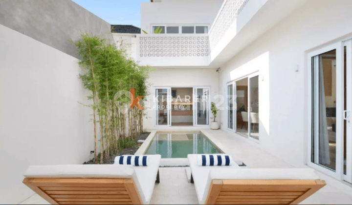 Walkable Berawa Living - Modern Three Bedroom Enclosed Villa YRV4552