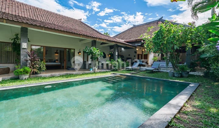 Charming Three Bedroom Leasehold Property Located In Berawa Vl3185