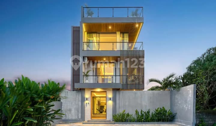 New Four-Bedroom Industrial and Modern Freehold Villa in Umalas I VL3575