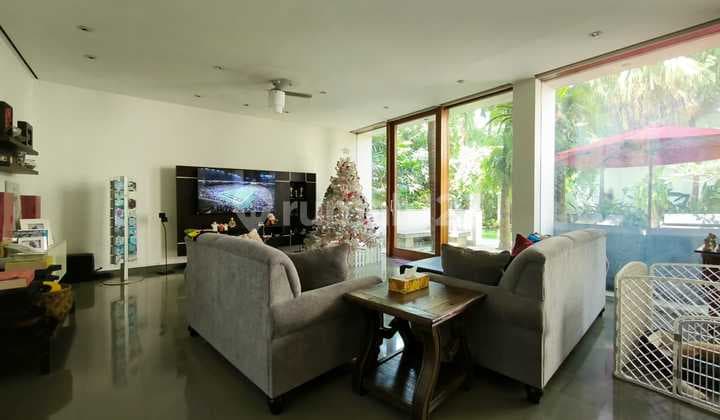 RUMAH JALAN RADEN PATAH KEBAYORAN BARU JAKARTA SELATAN