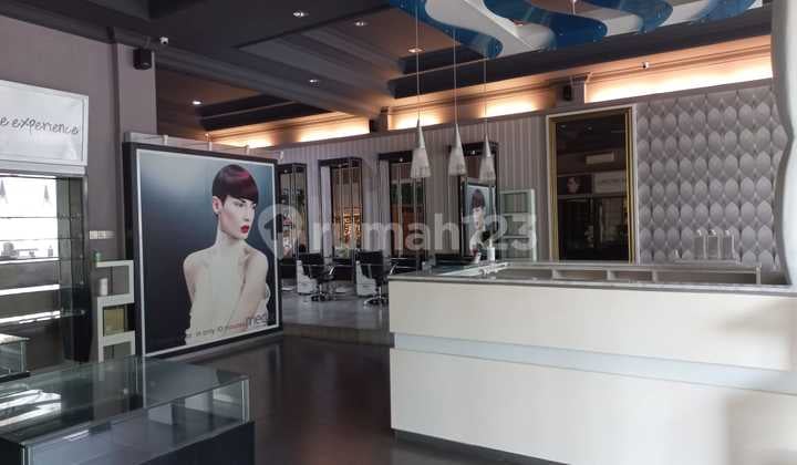 Disewa Rumah 3 Lantai Cocok Untuk Usaha Jl. Suryo Kebayoran Baru