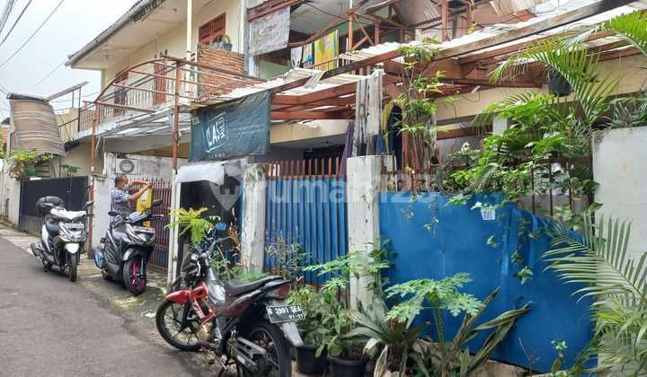 HOUSE ON KEBALEN STREET KEBARORAN BARU SOUTH JAKARTA