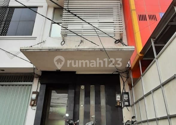 Ruko 3.5 Lantai Siap Pakai di Jl. Tebet Raya Bagus Sekali