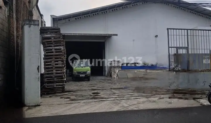 Hot Deal, Strategic Warehouse Below Market Price
