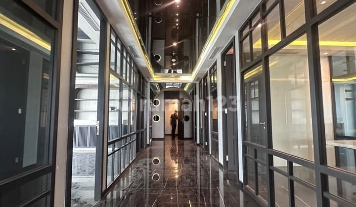561m2 Equity Tower Semi Furnished Nice