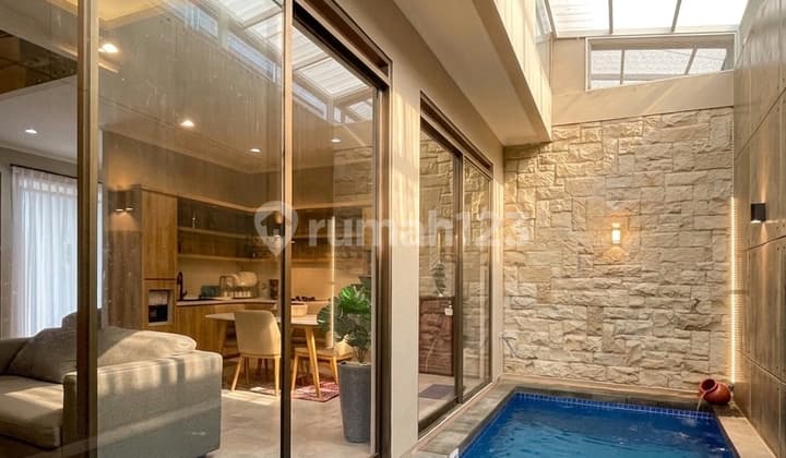 Rumah Fully Furnished dan Kolam Renang di Cigadung, The One & Only
