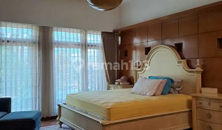 Old Money Fully Furnished House with Swimming Pool in Hegarmanah, Bandung City