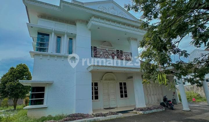 Rumah Villa Mewah Semi Furnished di Kawasan Garut Kota Menarik