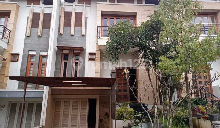 Rumah Fully Furnished Lokasi Premium di Komplek Ciumbuleuit Bandung Harga Terbaik