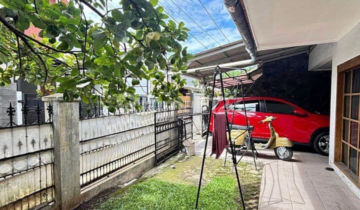 Rumah Semi Furnishe Lingkungan Nyaman di Turangga Bandung Menarik