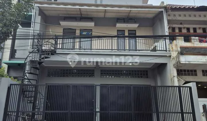 Ruko bisa untuk Hunian Sambil Usaha di Antapani Bandung Kota Menarik