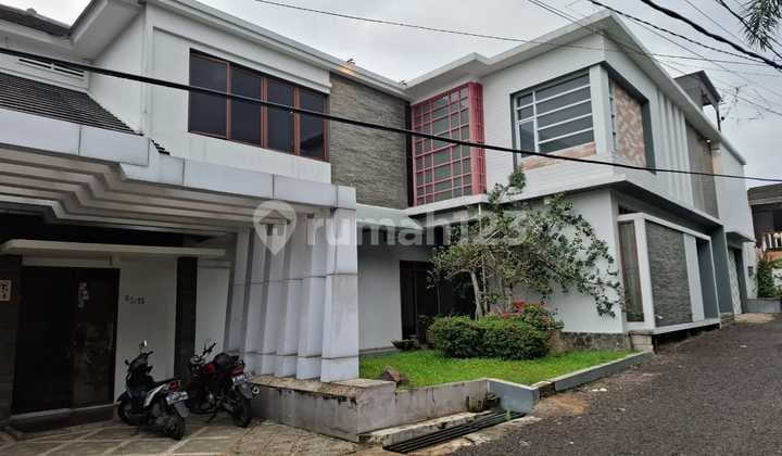 Rumah Mewah Semi Furnish di Pasteur Bandung Kota Dekat Akses Tol