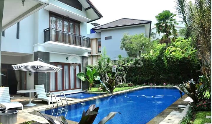Rumah Mewah Full Furnish dengan Kolam Renang di Resor Dago Pakar
