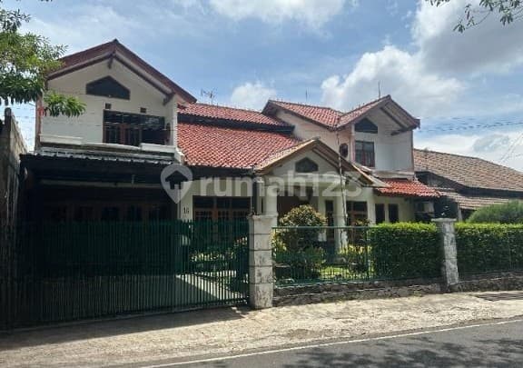Rumah Mewah Siap Huni Lokasi Nyaman di Turangga Bandung Kota