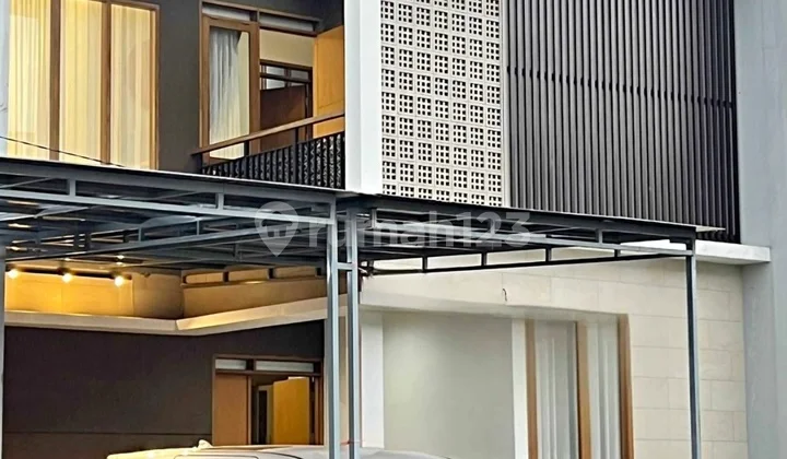 Rumah Mewah Full Furnished di Komplek Elite Ciwaruga Bandung Kota