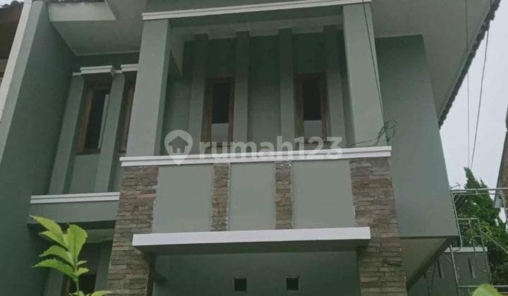 Rumah Unik Lokasi Tengah Kota di Komplek Caringin Bandung Kota