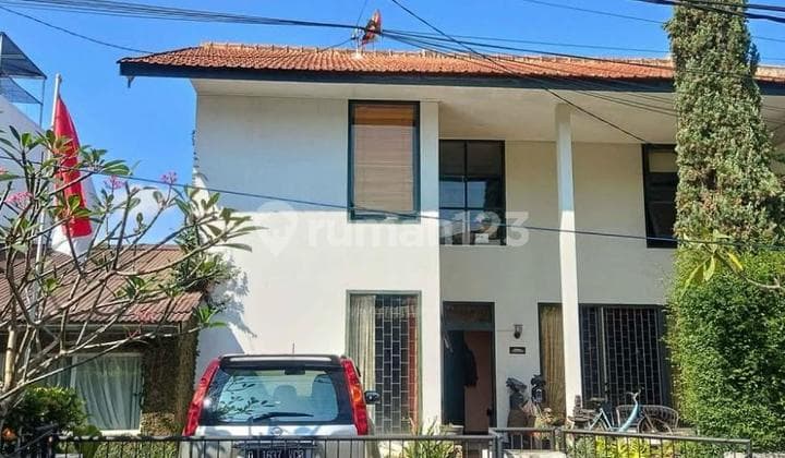 Rumah Semi Furnished Lokasi Tengah Kota di Sarijadi Bandung Kota