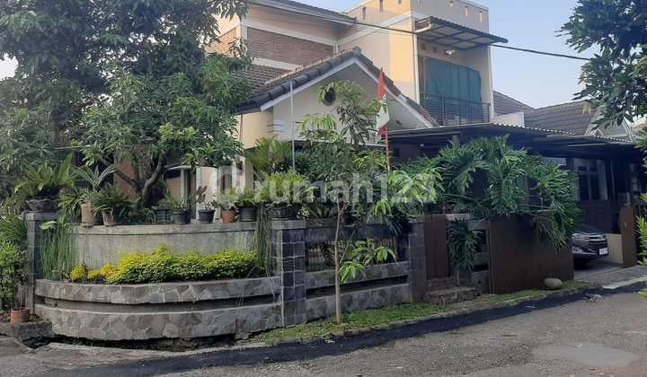 Rumah Mewah Posisi Hoek Fully Furnished di Cimahi Utara Menarik