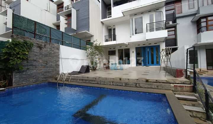Rumah Full Furnished dengan Kolam Berenang di Resort Dago Pakar