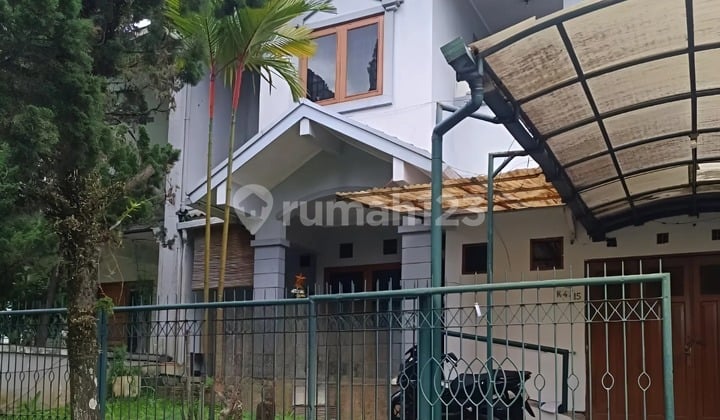 Rumah Semi Furnished Lingkungan Asri di Setraduta Bandung Kota